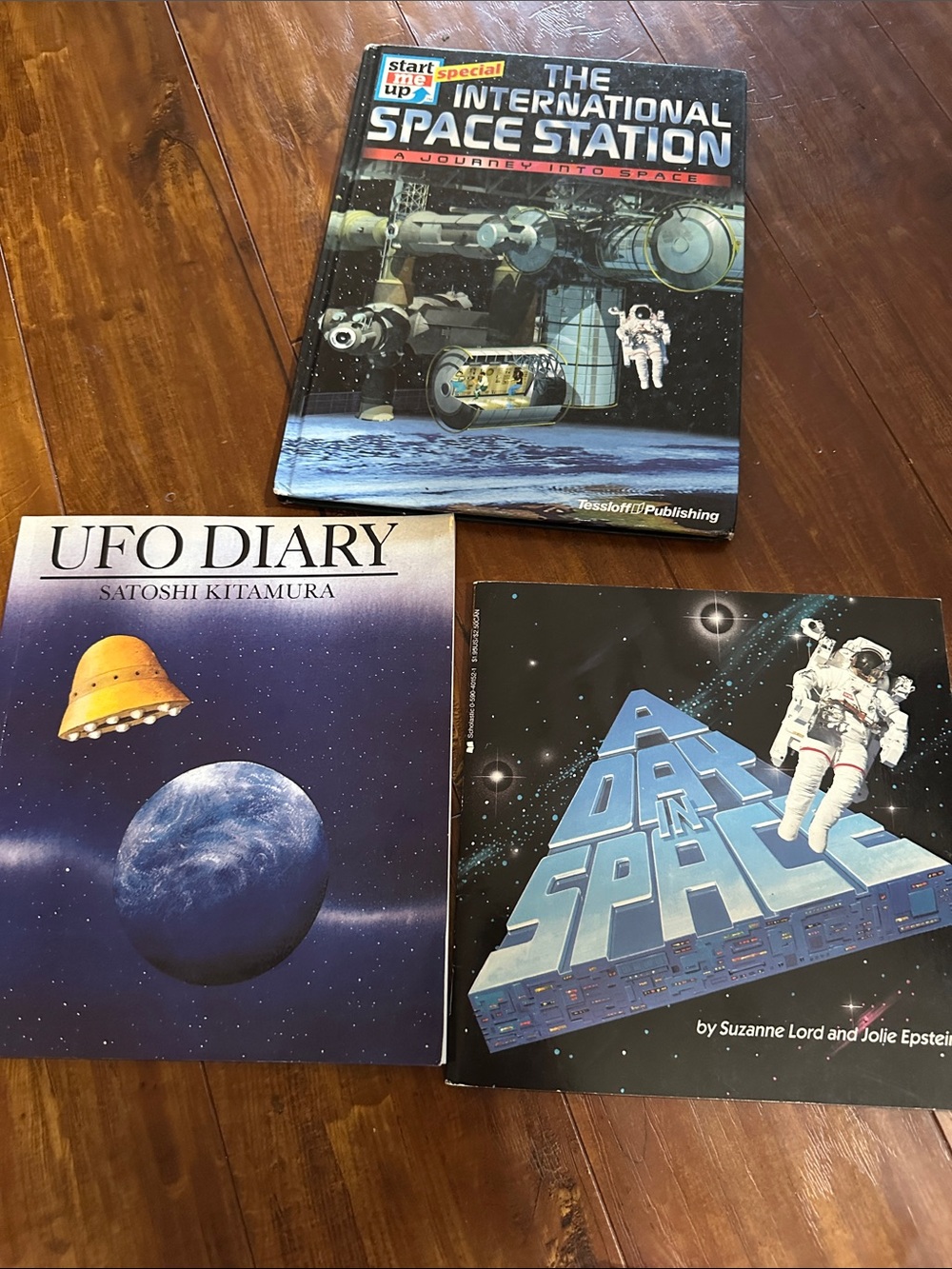 Vintage Space Book Lot 3 NASA ISS UFO Astronaut 1980s 1990s Homeschool STEM